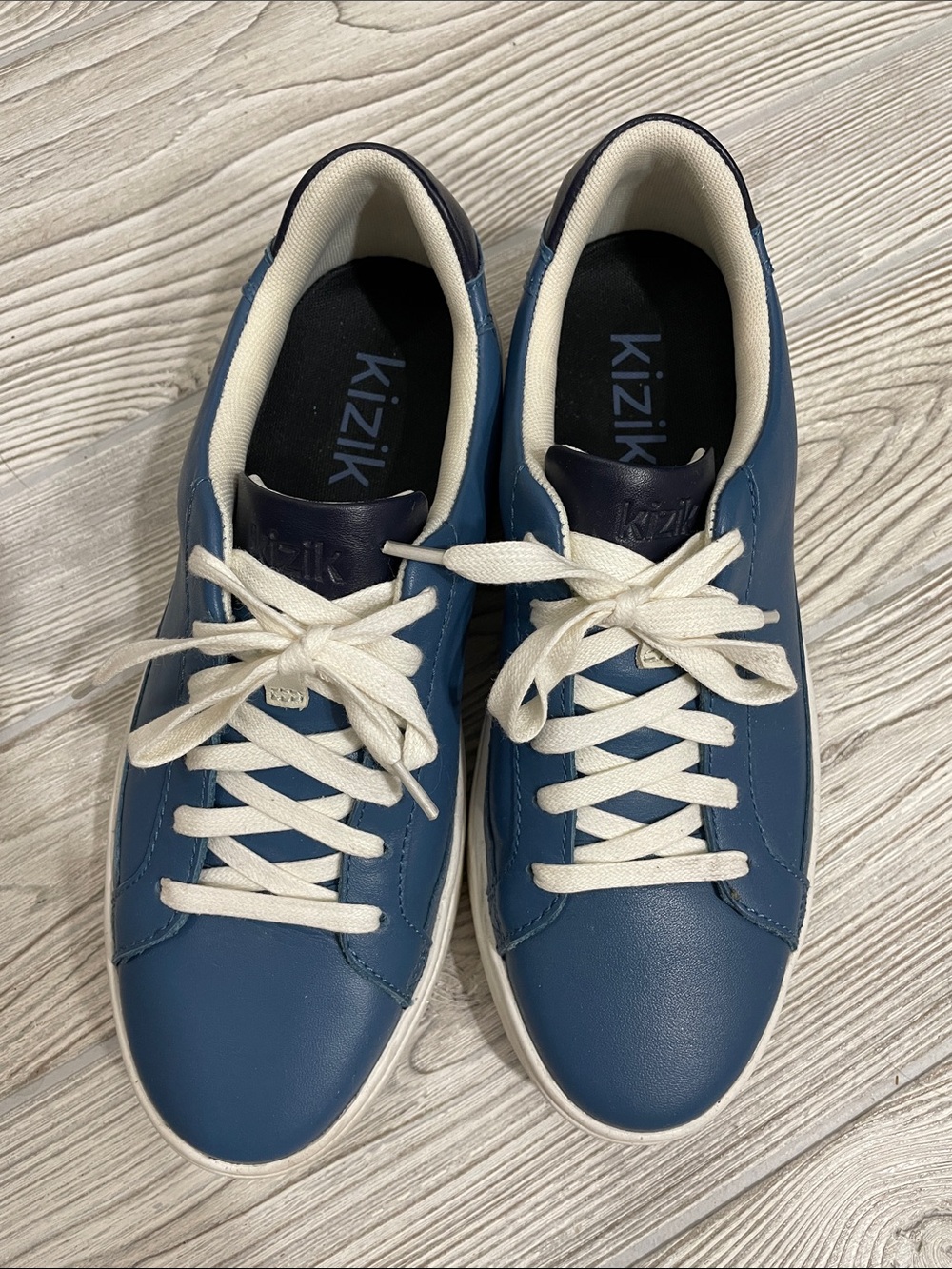 Kizik Women’s Blue Casual Lace-Up Athletic Sneakers